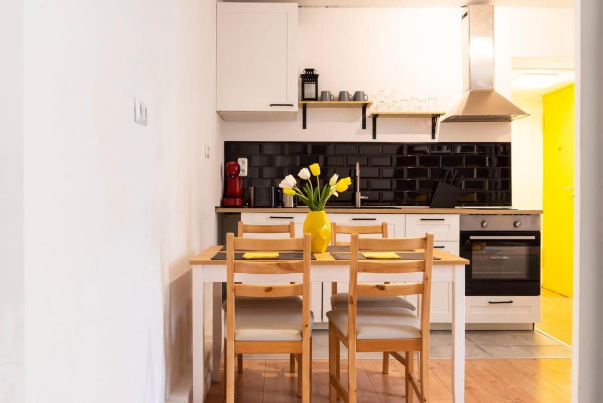 2 Bedroom In Great Location In Kreuzberg Berlin Bagian luar foto