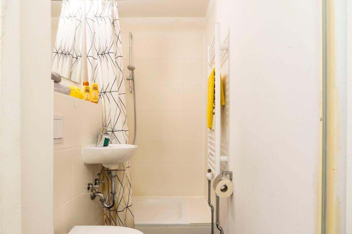 2 Bedroom In Great Location In Kreuzberg Berlin Bagian luar foto