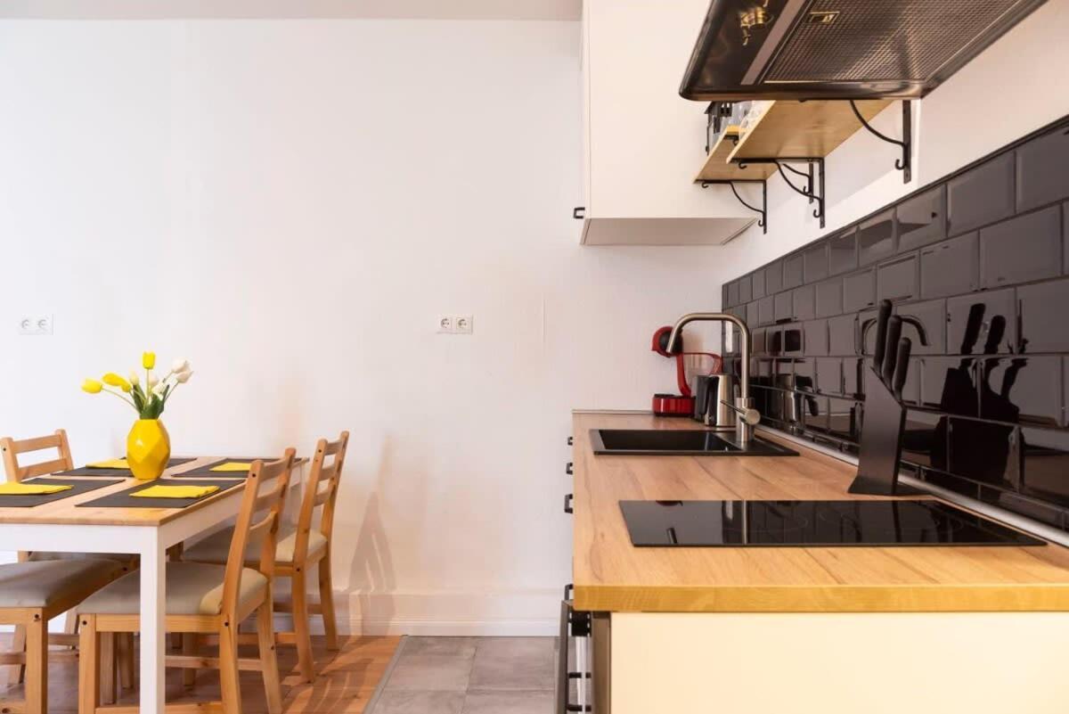 2 Bedroom In Great Location In Kreuzberg Berlin Bagian luar foto